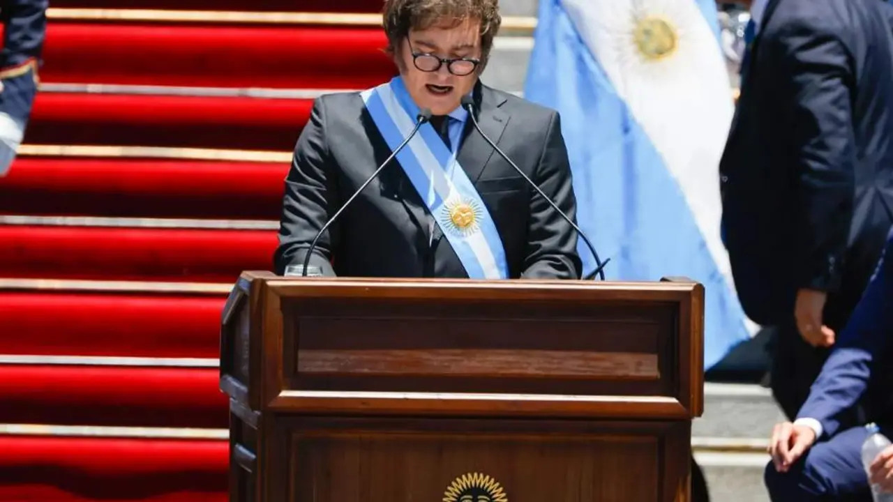  Javier Milei en su jura como presidente 