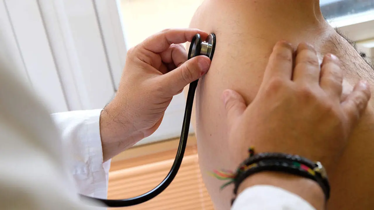  Consulta de atenci&oacute;n primaria en un centro de salud 