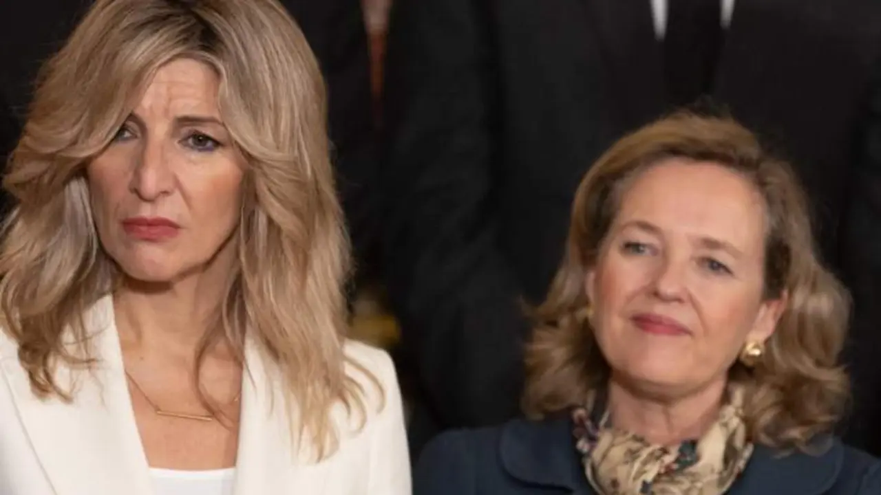  Yolanda D&iacute;az y Nadia Calvi&ntilde;o 