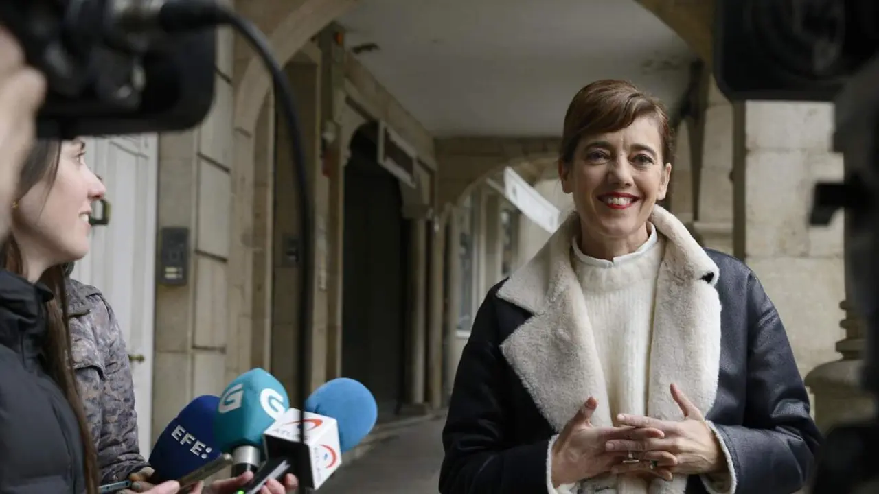  La portavoz de Sumar en el Congreso, Marta Lois, ofrece declaraciones a los medios para valorar el discurso del Rey Felipe VI - Rosa Veiga - Europa Press 