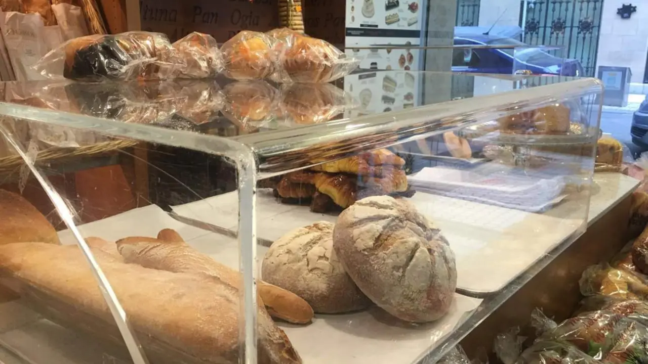  Archivo - Productos de panader&iacute;a en un establecimiento de San Sebasti&aacute;n - AYUNTAMIENTO DONOSTIA - Archivo 