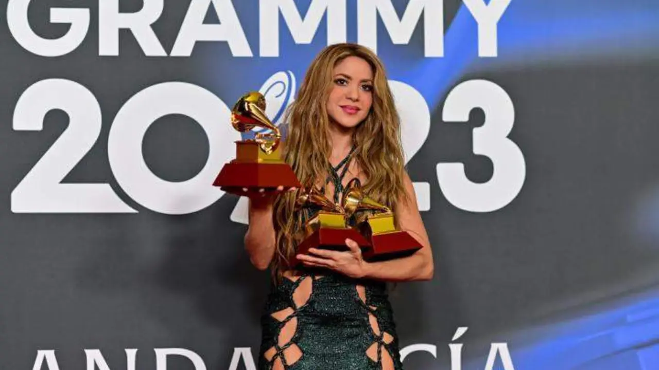  Shakira con sus Latin Grammy 