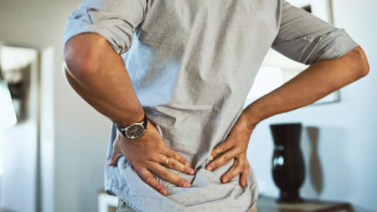  Archivo - Dolor lumbar - PEOPLEIMAGES - Archivo 