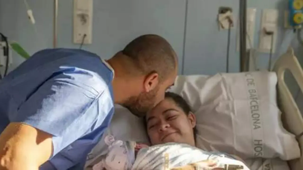  Ha pesado 2,9 kilos y tanto la madre como el ni&ntilde;o se encuentran en buen estado de salud 