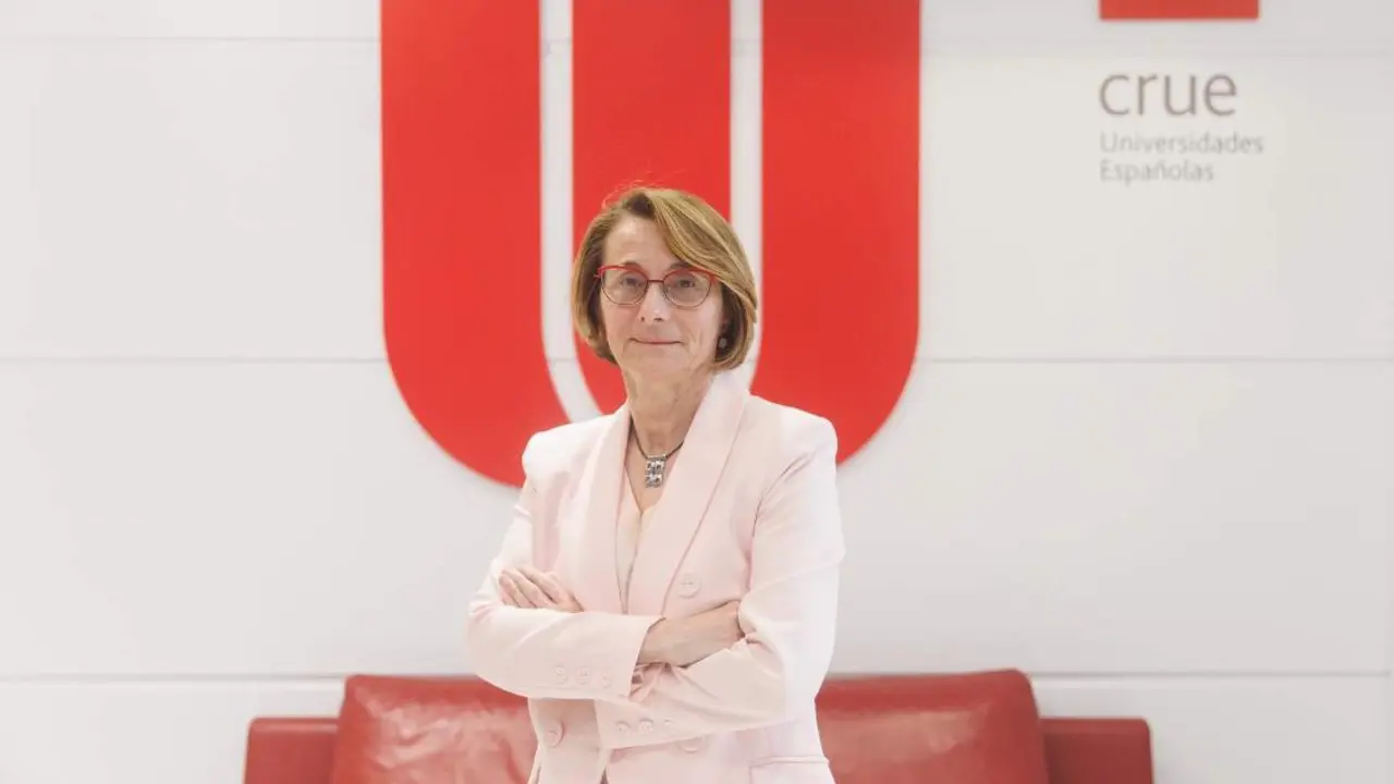  Archivo - La nueva presidenta de CRUE, Eva Alc&oacute;n, posa tras una entrevista para Europa Press, - Eduardo Parra - Europa Press - Archivo 