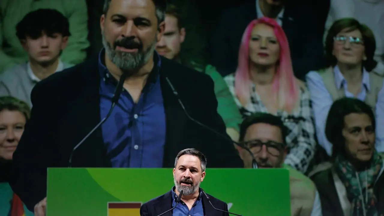  El l&iacute;der de Vox, Santiago Abascal, interviene durante el acto de reelecci&oacute;n del l&iacute;der de Vox tras la Asamblea General Extraordinaria de Vox, en el Madrid Marriott Auditorium Hotel & Conference Center, a 27 de enero de 2024, en Madrid (Espa&ntilde;a). Vox ha cump - Alejandro Mart&iacute;nez V&eacute;lez - Europa Press 