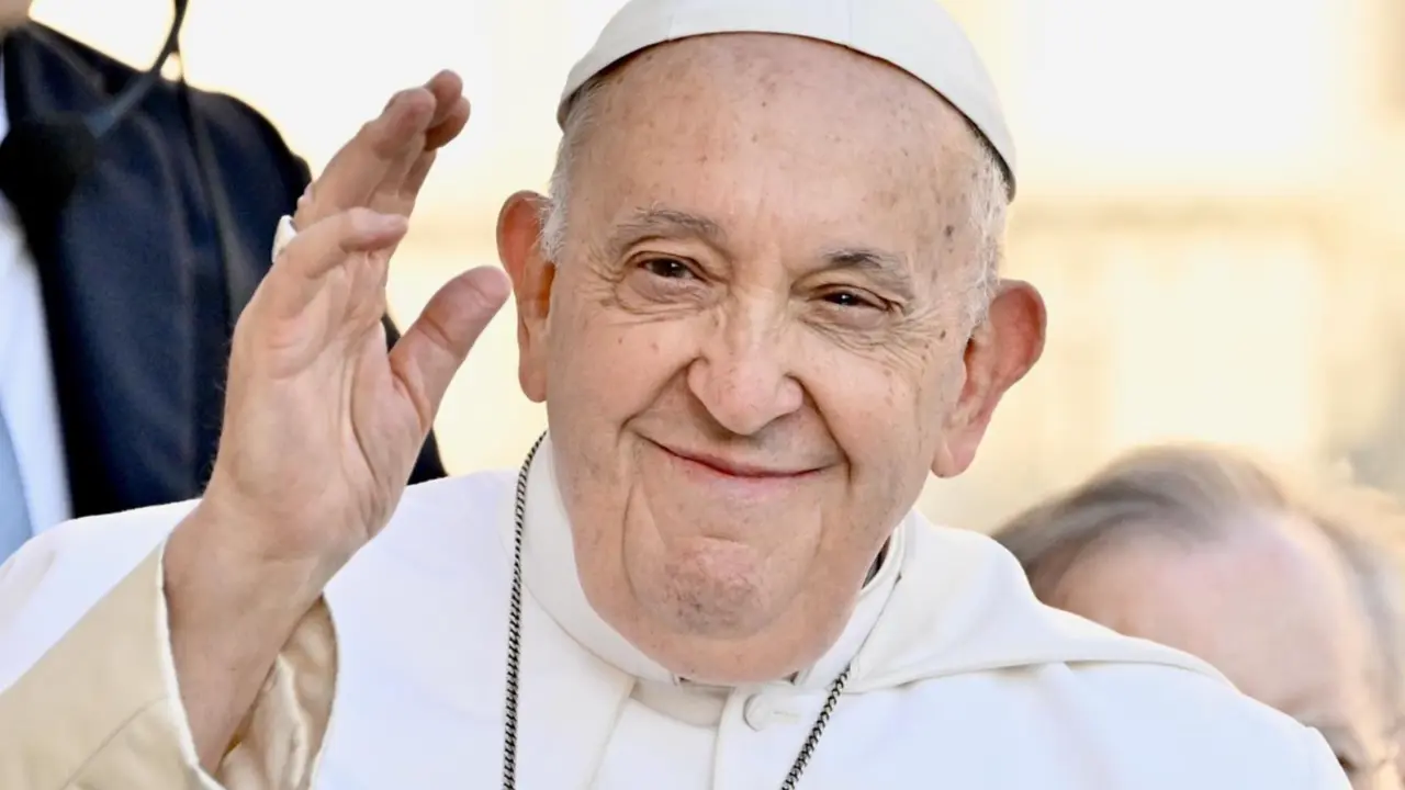  El Papa Francisco saludando. - Alessandro Di Meo / Zuma Press / Contactophoto 