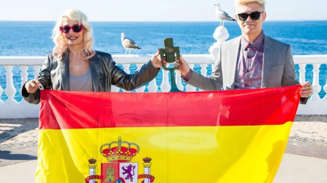  El grupo Nebulossa posa tras ganar el Benidorm Fest 2024, en el Mirador del Castillo, a 4 de febrero de 2024, en Benidorm, Alicante, Comunidad Valenciana 