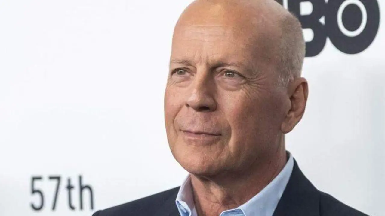  Bruce Willis 