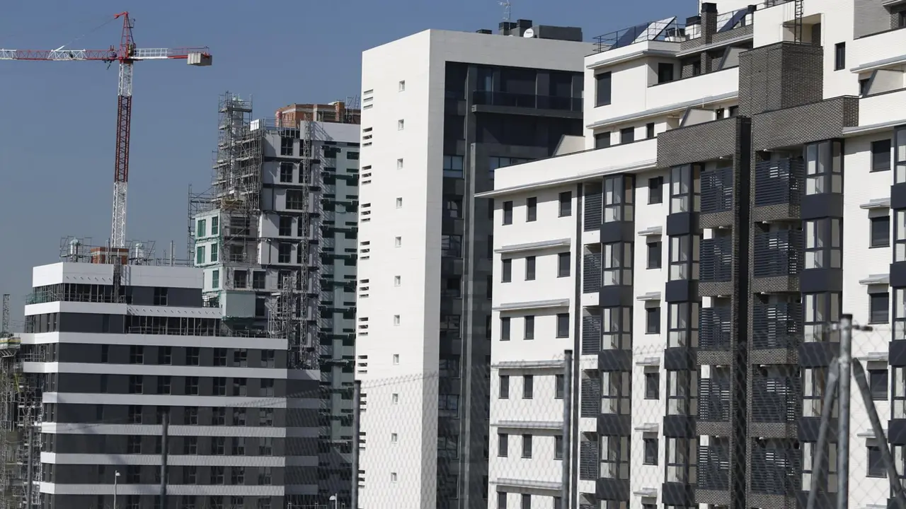  Archivo - Piso, pisos, vivienda, viviendas, casa, casas, alquiler, compra, hipoteca, hipotecas, euribor, construcci&oacute;n, gr&uacute;a, gr&uacute;as - EUROPA PRESS - Archivo 