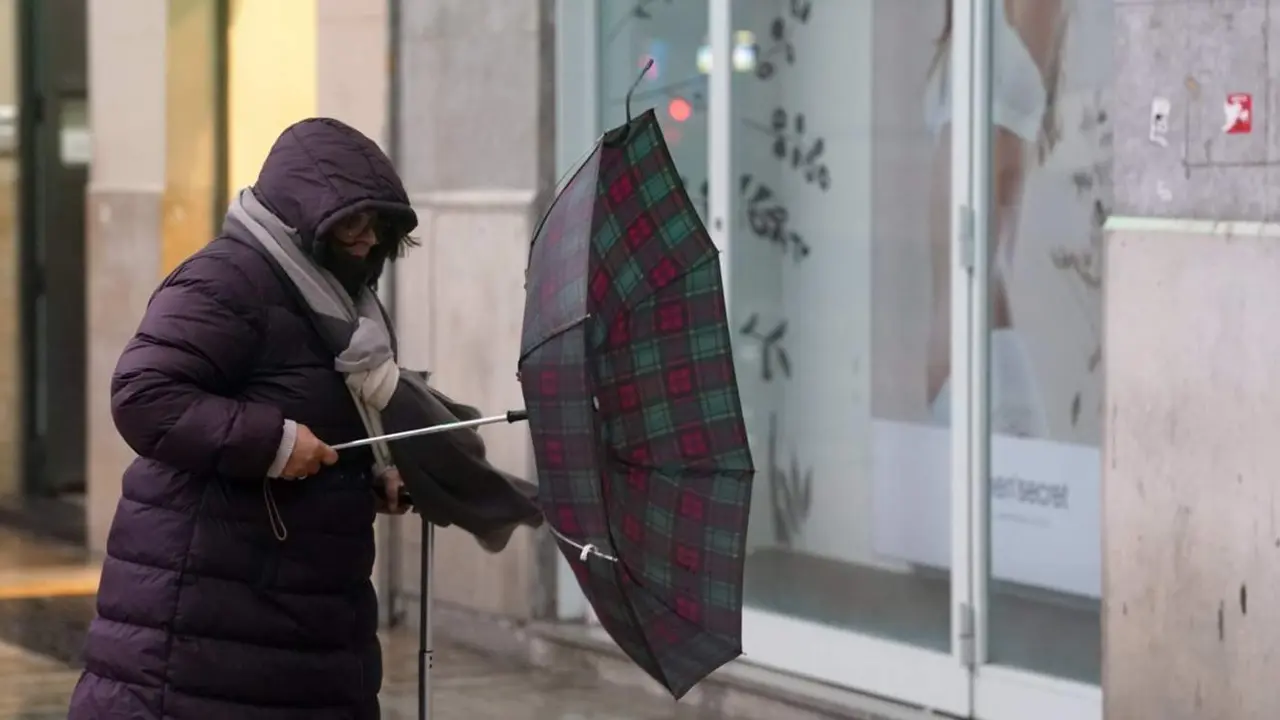  La borrasca Karlotta llega a M&aacute;laga - &Aacute;lex Zea - Europa Press 