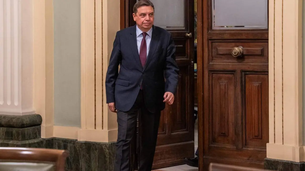  El ministro de Agricultura, Pesca y Alimentaci&oacute;n, Luis Planas, a su llegada a una reuni&oacute;n con las organizaciones profesionales agrarias responsables de las protestas - Matias Chiofalo - Europa Press 