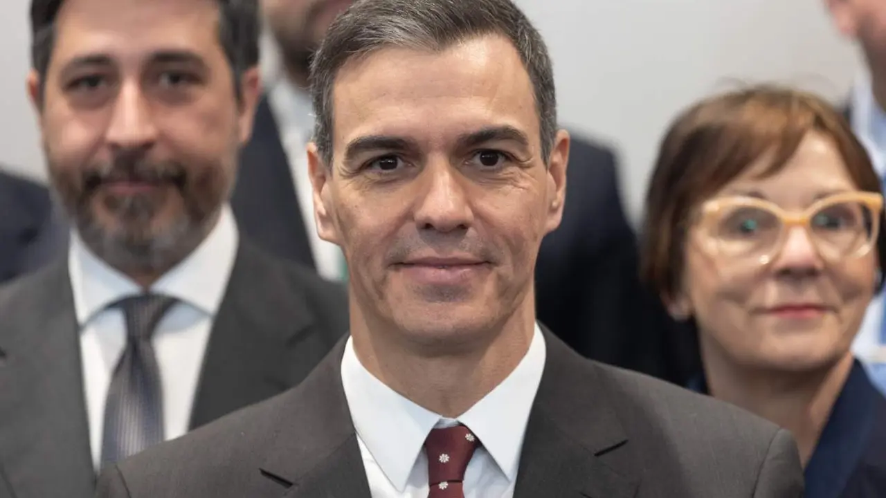  El presidente del Gobierno, Pedro S&aacute;nchez (c), a su llegada a la inauguraci&oacute;n de GENERA 2024, en IFEMA MADRID, a 6 de febrero de 2024, en Madrid (Espa&ntilde;a). GENERA es una feria internacional sobre energ&iacute;a y medio ambiente. Tiene como objetivo mostrar alguna - Eduardo Parra - Europa Press 