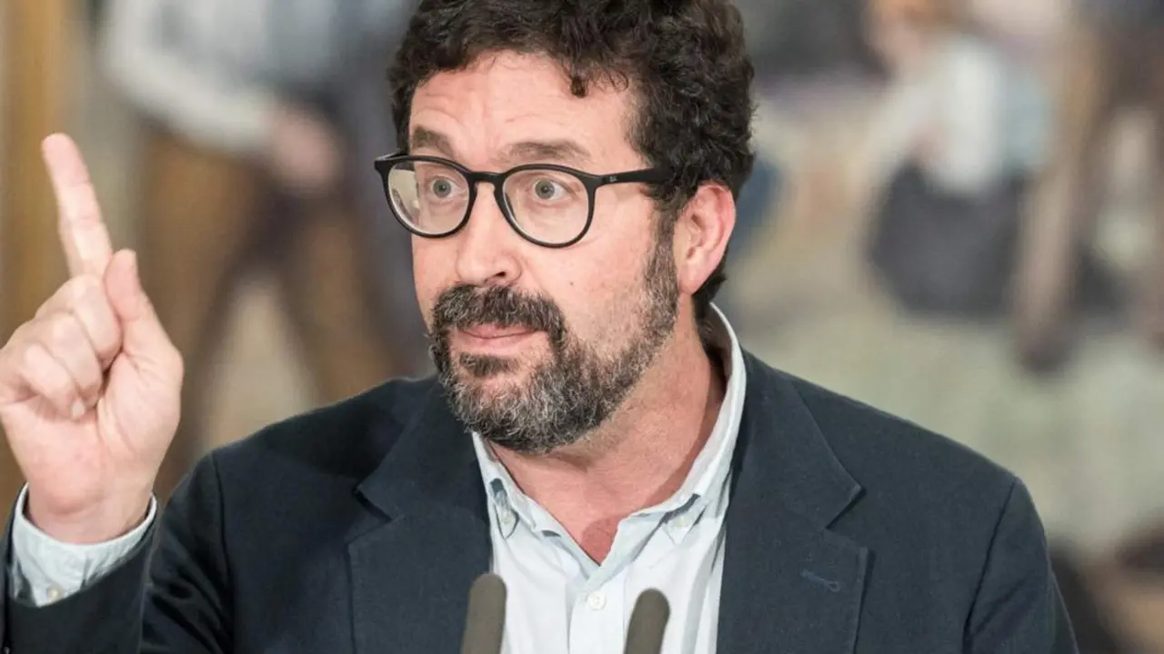  Archivo - El secretario de Estado de Trabajo, Joaqu&iacute;n Rey, interviene durante las negociaciones para la subida del SMI, en la sede del Ministerio de Trabajo, a 23 de noviembre de 2023, en Madrid (Espa&ntilde;a). Gobierno, sindicatos y empresarios inician hoy las - Diego Radam&eacute;s - Europa Press - Archivo 