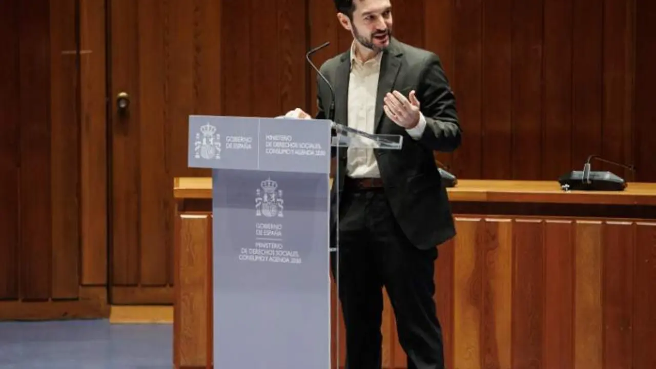  El ministro de Derechos Sociales, Consumo y Agenda 2030, Pablo Bustinduy - Alejandro Mart&iacute;nez V&eacute;lez 