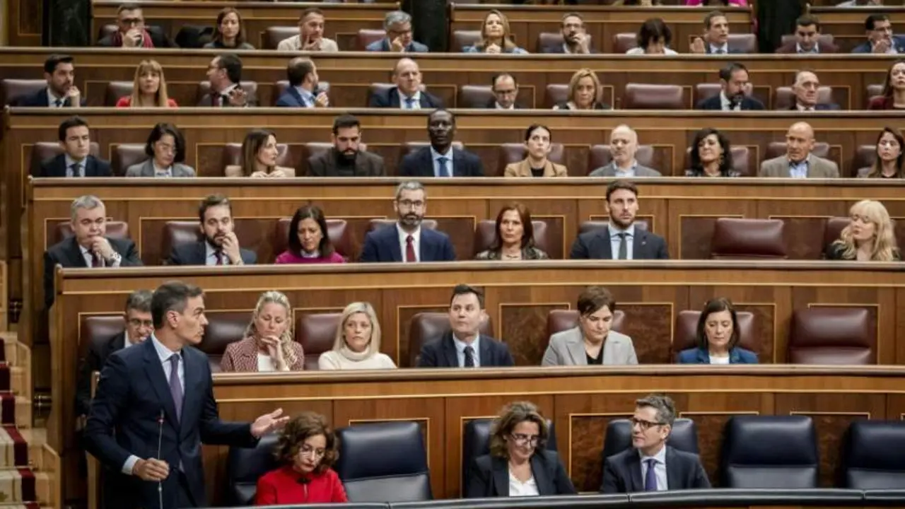  El presidente del Gobierno, Pedro S&aacute;nchez, interviene durante la sesi&oacute;n plenaria en el Congreso de los Diputados, a 21 de febrero de 2024, en Madrid (Espa&ntilde;a) 