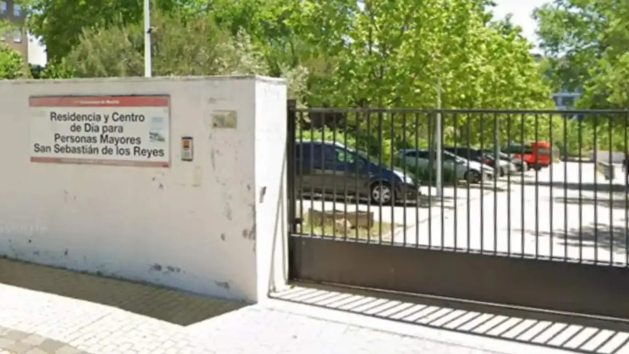  La entrada a la Residencia de Mayores de San Sebasti&aacute;n de los Reyes, Madrid 