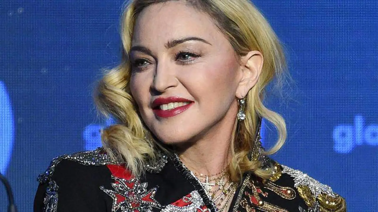  Madonna 