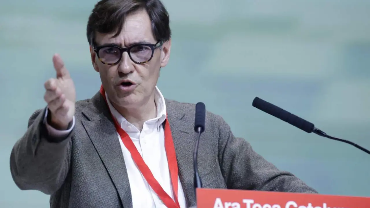  El primer secretario del PSC, Salvador Illa, en la jornada de clausura del 15 Congreso del PSC. - KIKE RINC&Oacute;N - EUROPA PRESS 