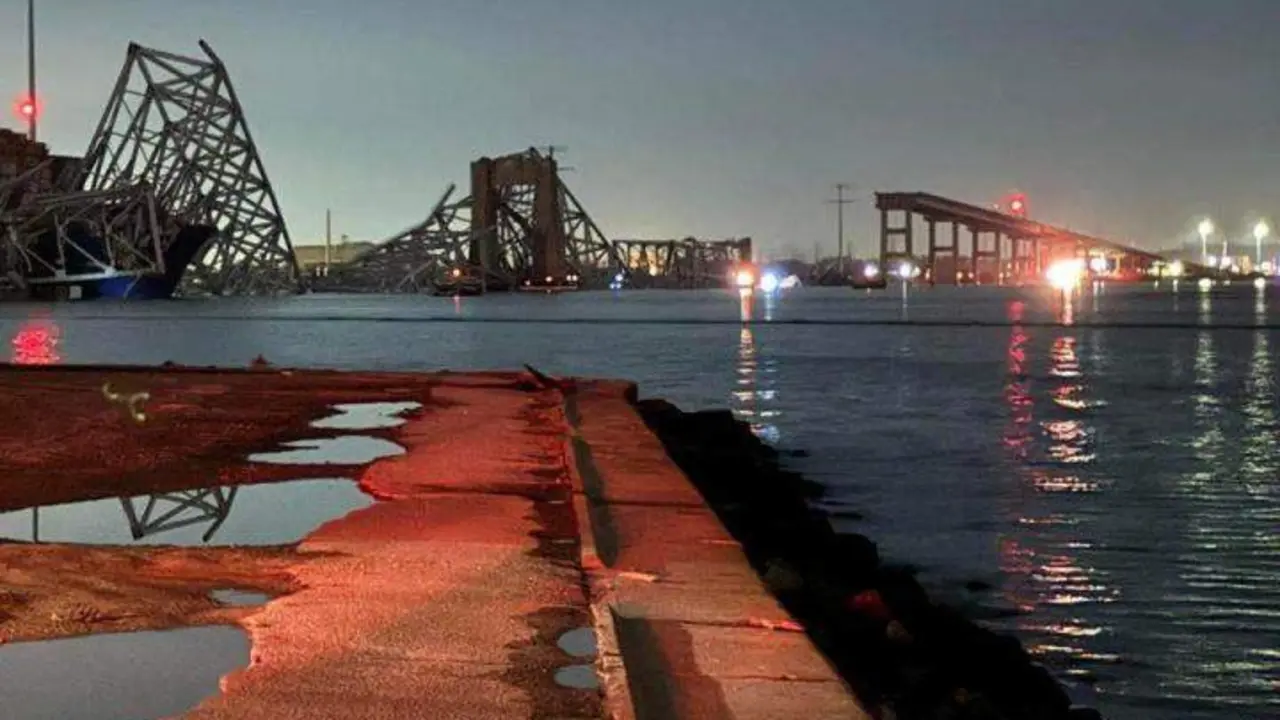  El puente de Baltimore totalmente destruido 