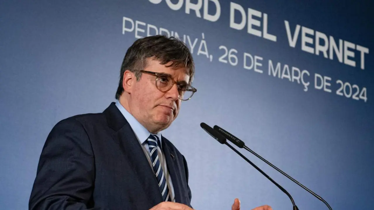  El expresidente de la Generalitat y candidato de Junts a las elecciones catalanas, Carles Puigdemont, durante su comparecencia ante los medios de comunicaci&oacute;n, en Les 5 &Eacute;l&eacute;ments, a 26 de marzo de 2024, en Perpignan (Francia). El motivo de la comparecencia - Gl&ograve;ria S&aacute;nchez - Europa Press 