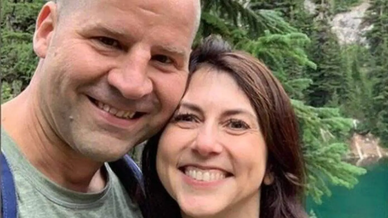  MacKenzie Scott y Dan Jewett, Giving Pledge 