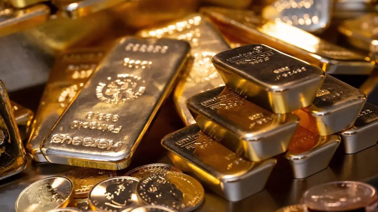  Archivo - Lingotes y monedas de oro. - Sven Hoppe/dpa - Archivo 