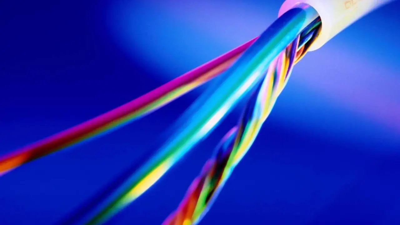  Archivo - Cable de fibra &oacute;ptica - TELEF&Oacute;NICA - Archivo 