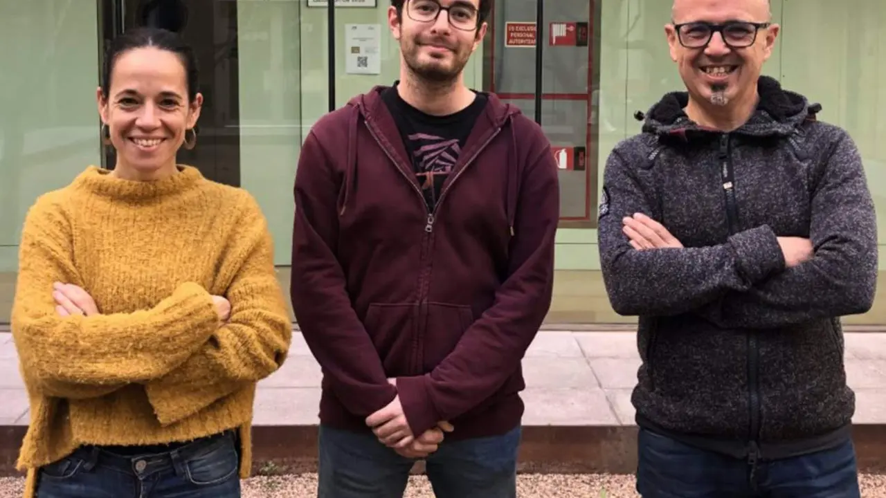  Los investigadors de la UAB Irantzu Pallar&egrave;s, Jaime Santos y Salvador Ventura - UAB 