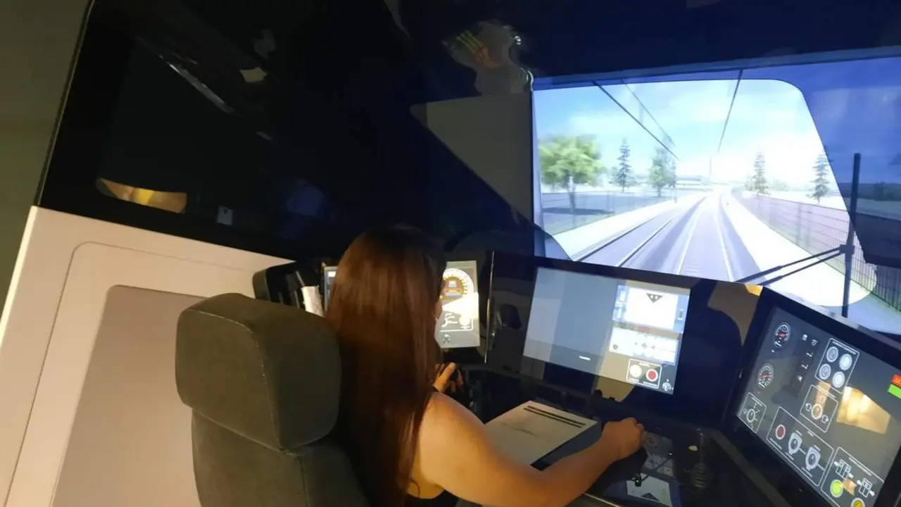  Simulador de Renfe para ser maquinista 