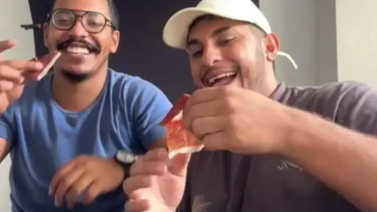  Los j&oacute;venes venezolanos probando jam&oacute;n de bellota por primera vez 