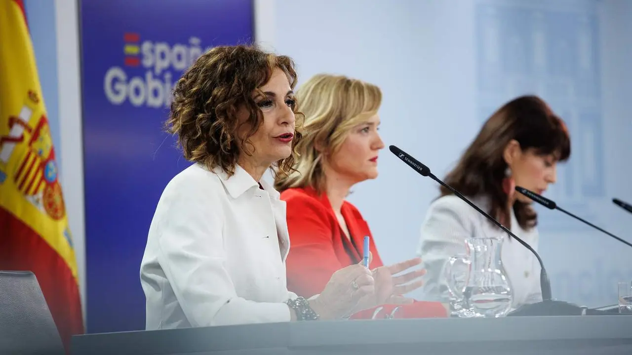  La vicepresidenta primera y ministra de Hacienda, Mar&iacute;a Jes&uacute;s Montero 