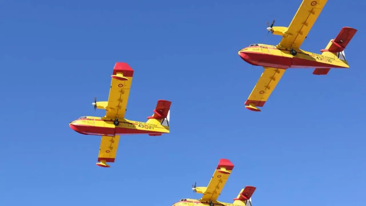  Archivo - Varios aviones del Ej&eacute;rcito del Aire en la celebraci&oacute;n del 50 aniversario de la creaci&oacute;n del 43 Grupo de Fuerzas A&eacute;reas, en la Base A&eacute;rea de Torrej&oacute;n de Ardoz, a 11 de noviembre de 2021, en Torrej&oacute;n de Ardoz, Madrid (Espa&ntilde;a). - C&eacute;zaro De Luca - Europa Press - Archivo 