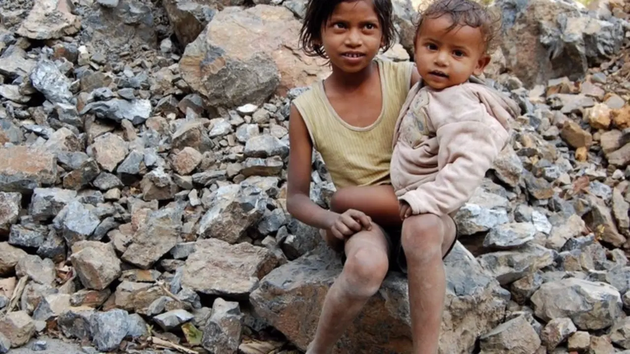  Pobreza - UGR - Archivo 