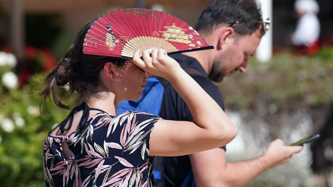  Im&aacute;genes de personas por las calles - &Aacute;lex Zea - Europa Press 