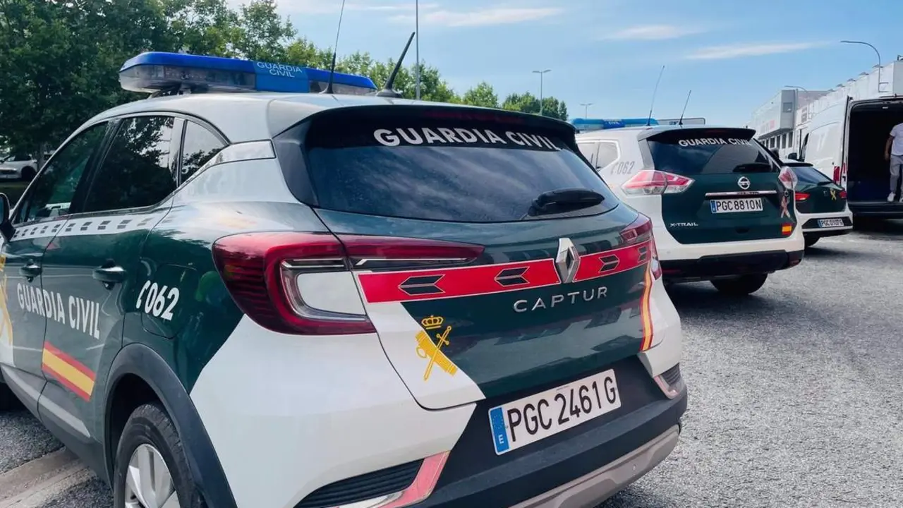  Veh&iacute;culos de la Guardia Civil. - GUARDIA CIVIL | EP 