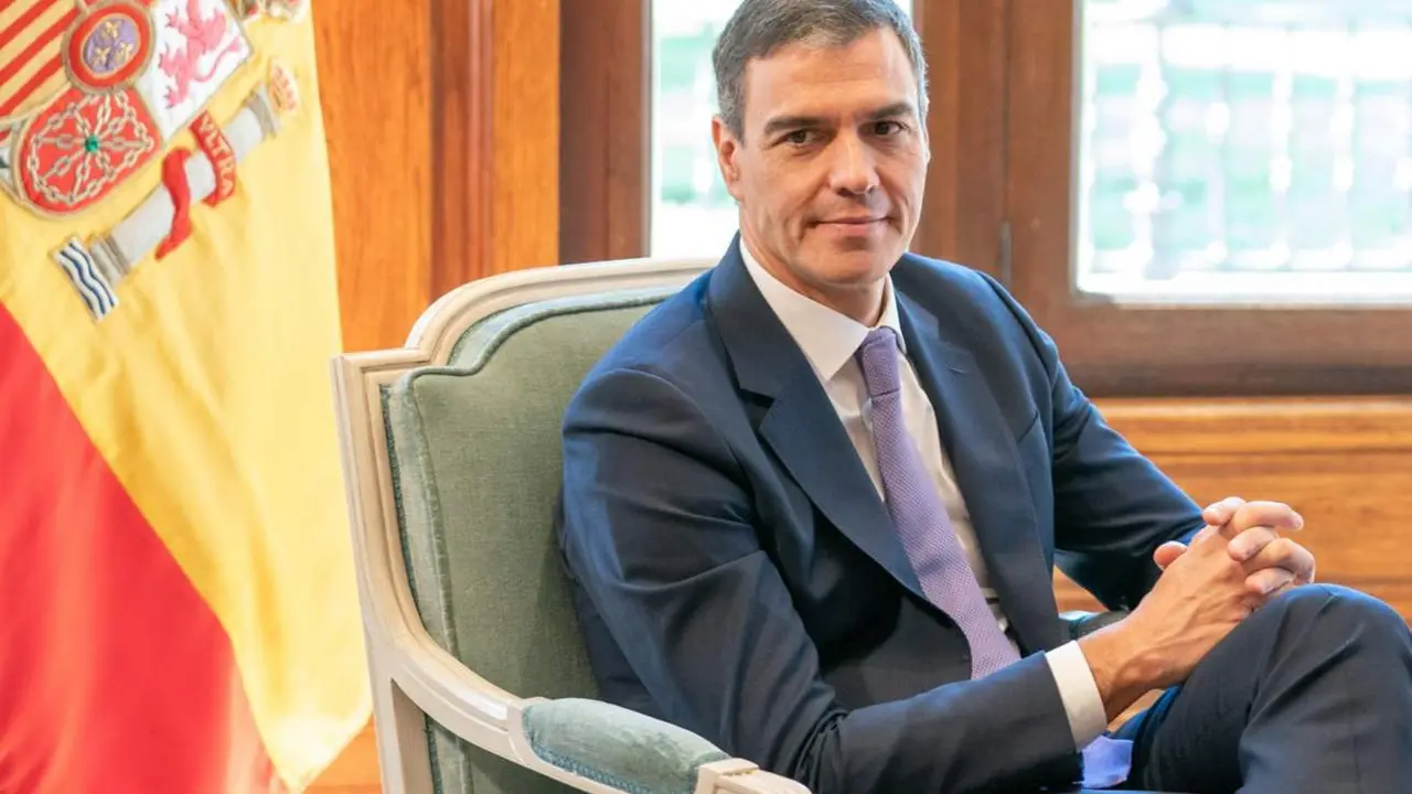  El presidente del Gobierno, Pedro S&aacute;nchez durante una reuni&oacute;n con el lehendakari, en el Palacio de Ajuria Enea, a 26 de julio de 2024, en Vitoria-Gasteiz, &Aacute;lava, Pa&iacute;s Vasco (Espa&ntilde;a). La reuni&oacute;n oficial que el lehendakari y el presidente del Gobierno, mant - I&ntilde;aki Berasaluce - Europa Press 