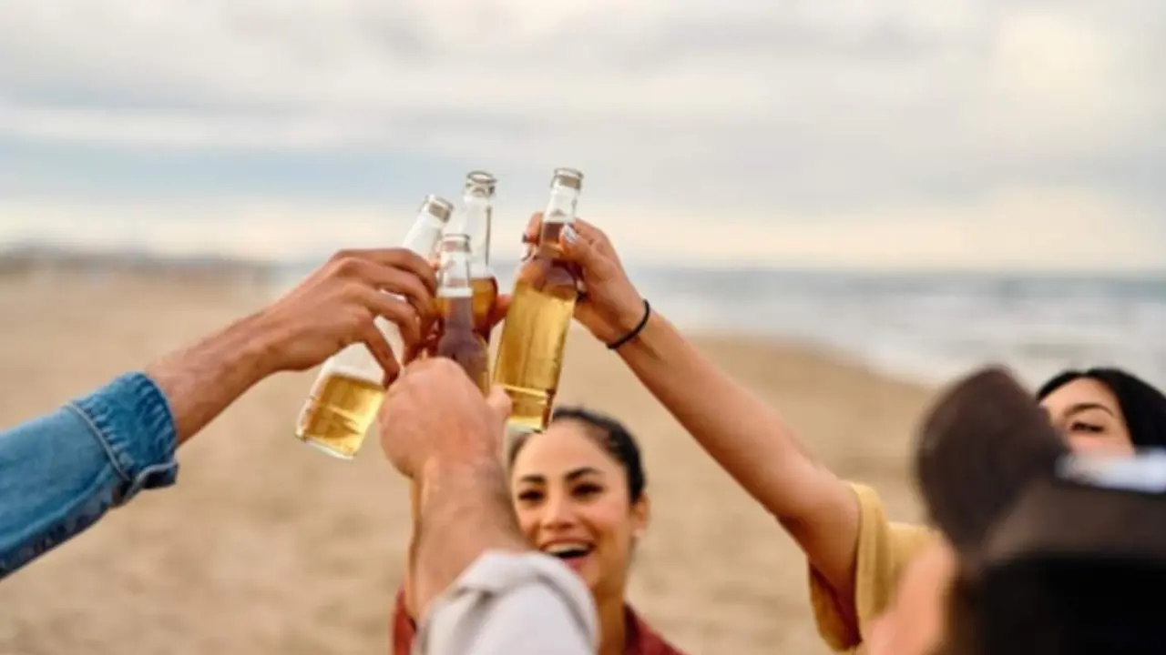  Cervezas en la playa 