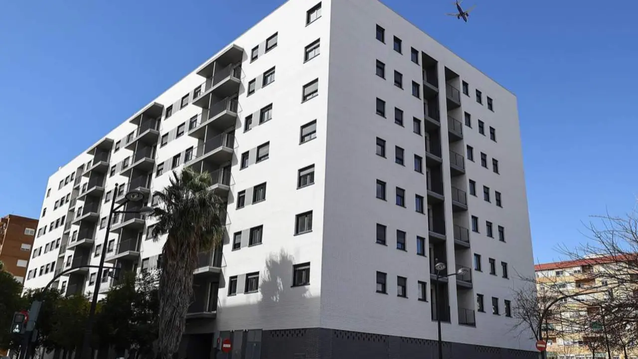  Fachada de las viviendas acondicionadas para los vecinos afectados por el incendio de Campanar |  Europa Press 