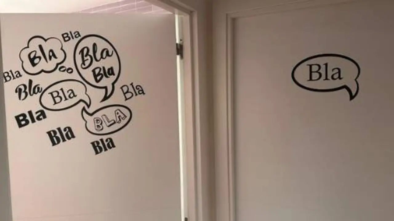  Imagen de la puerta del ba&ntilde;o de un bar | 20 minutos 