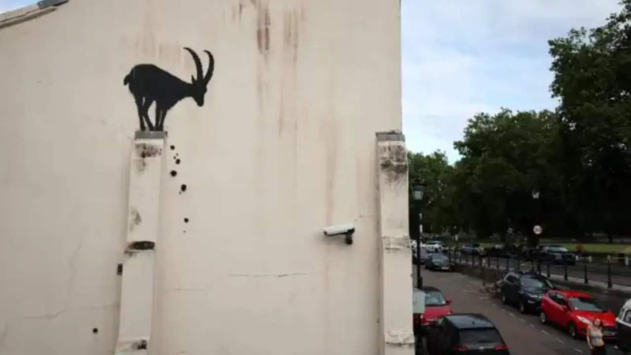  El cuarto grafiti con motivo animal de Bansky 