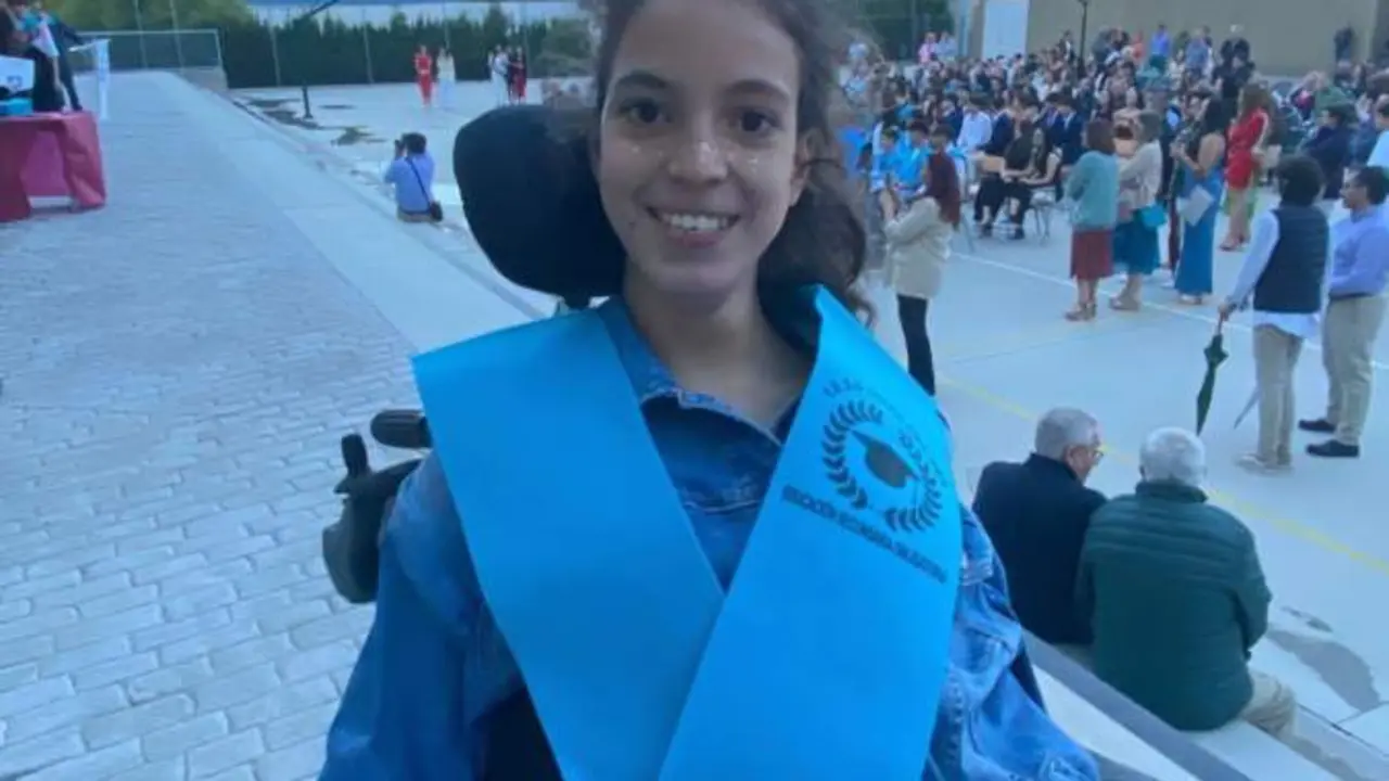  Graduaci&oacute;n de Gema Canales, una joven de diecis&eacute;is a&ntilde;os con par&aacute;lisis cerebral - FUNDACI&Oacute;N GEMA CANALES | EP 