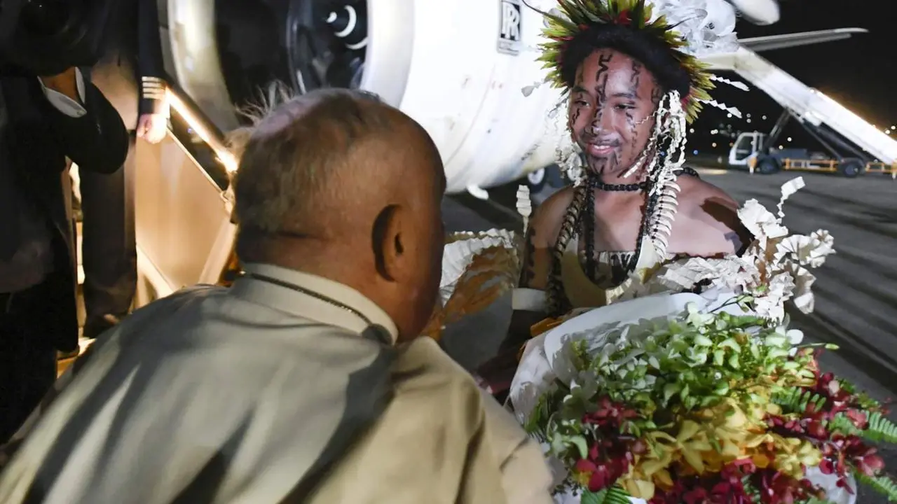  El Papa a su llegada a Pap&uacute;a Nueva Guinea | Europa Press 