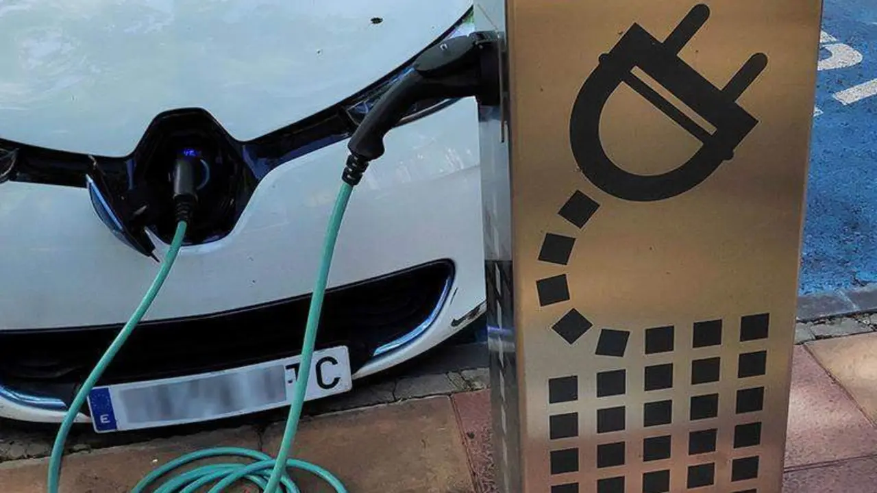  Coche el&eacute;ctrico 