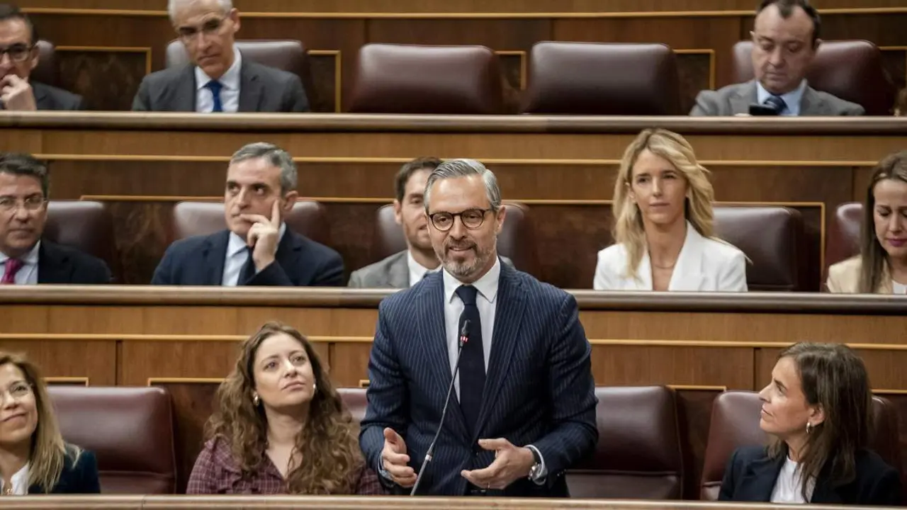  El diputado del Partido Popular, Juan Bravo, interviene durante la sesi&oacute;n plenaria en el Congreso de los Diputados, a 21 de febrero de 2024, en Madrid (Espa&ntilde;a). - A. P&eacute;rez Meca - Europa Press 