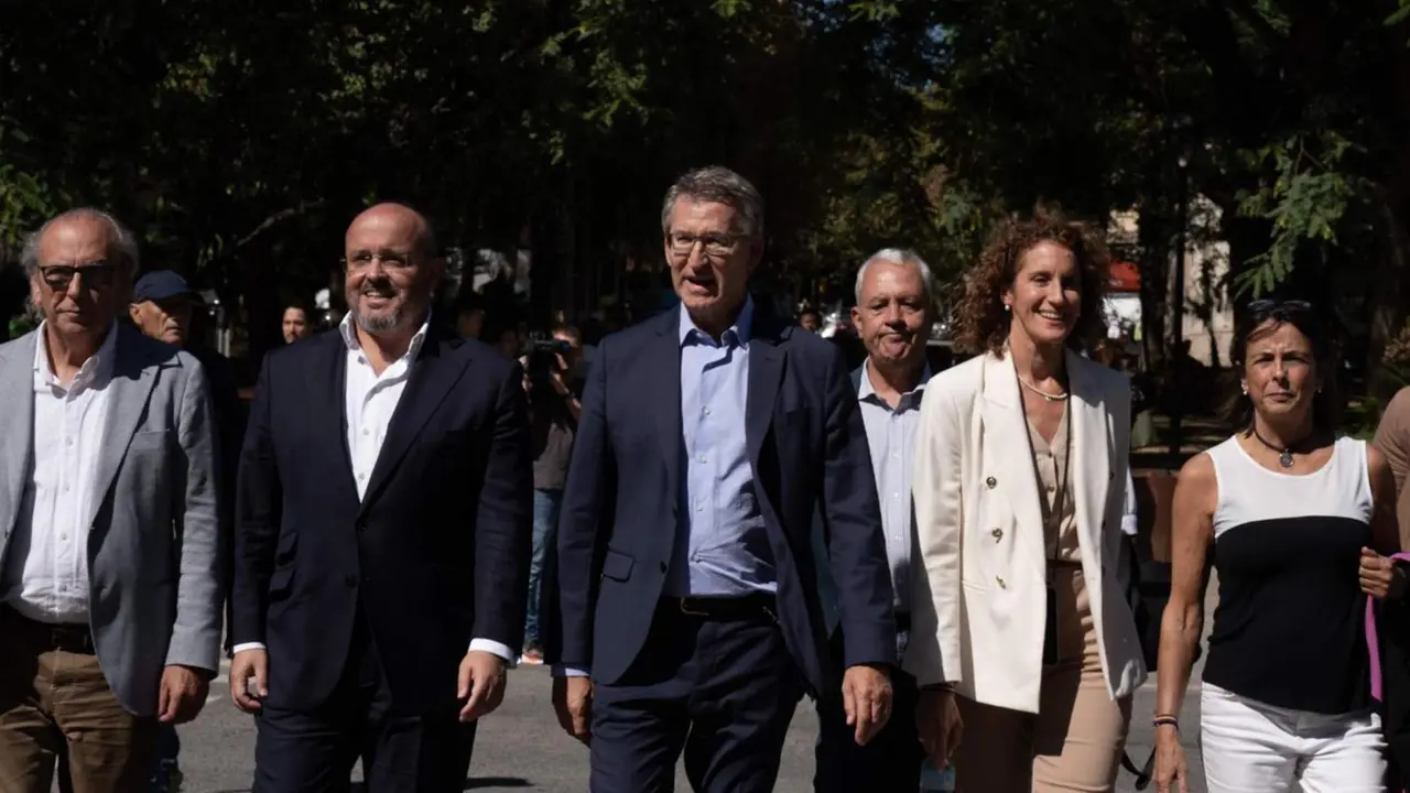  Feij&oacute;o con Alejandro Fern&aacute;ndez en Barcelona - DAVID ZORRAKINO - EUROPA PRESS 