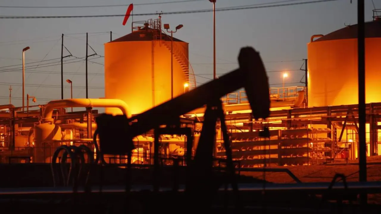  Archivo - Pozo petrol&iacute;fero. - DAVID MCNEW - Archivo 