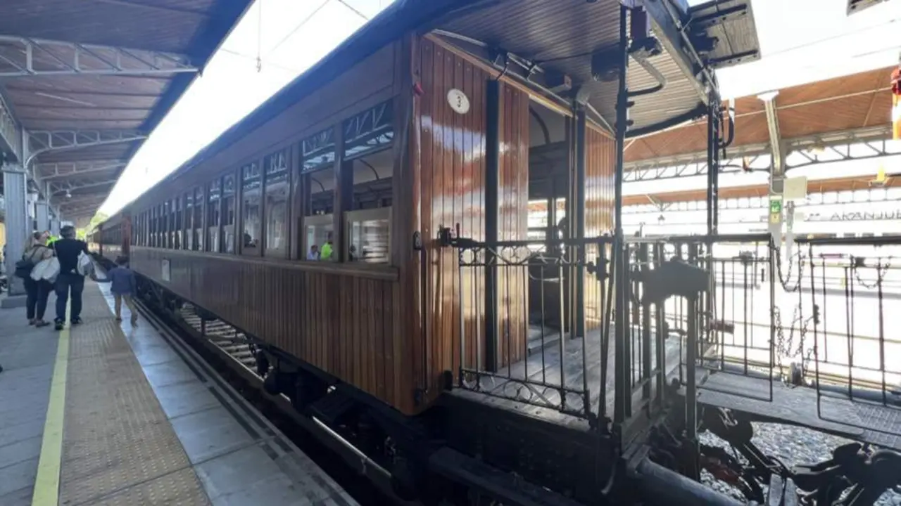  Vuelve el Tren de la Fresa en su temporada de oto&ntilde;o, celebrando 40 a&ntilde;os de historia - FFE | EP 