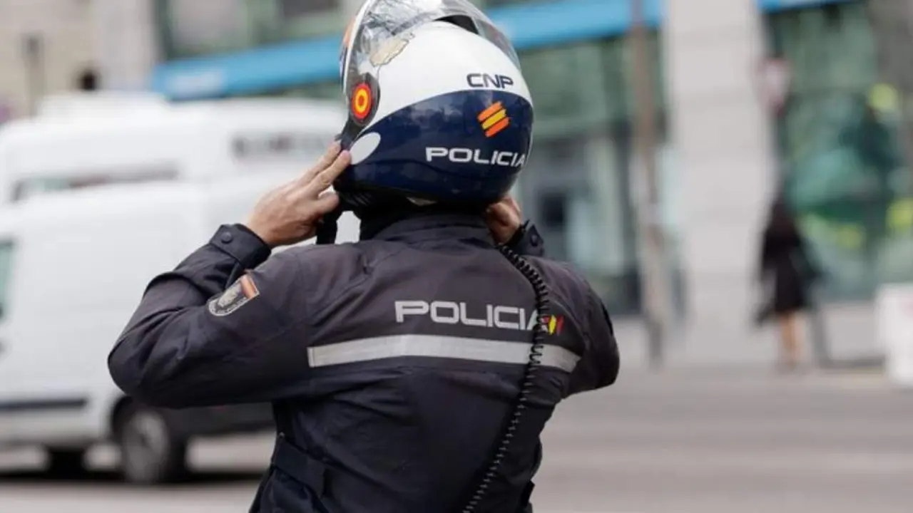  Agente de Polic&iacute;a Nacional 