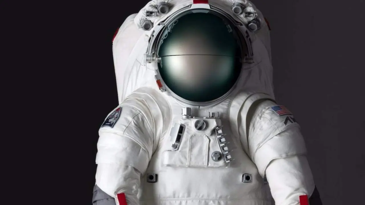  Traje de astronauta AxEMU - AXIOM SPACE 